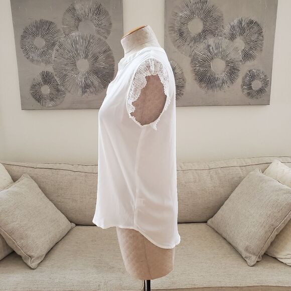 Gibson x City Safari Split Neck Lace Trim Top - size Small in White - Picture 5 of 11